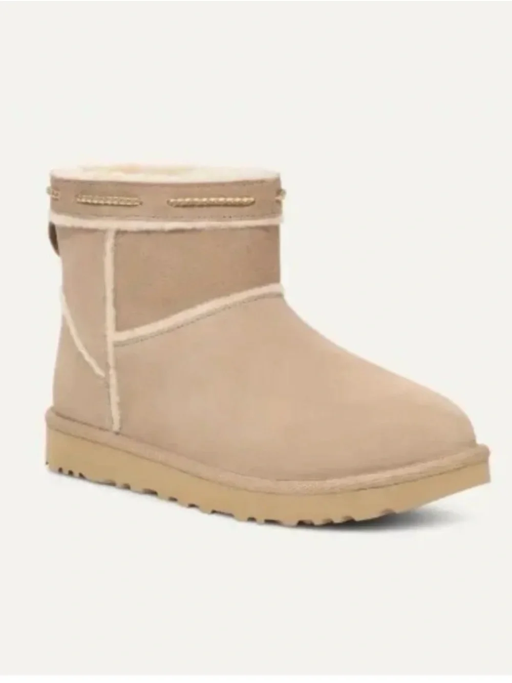 UGG shoebox label
